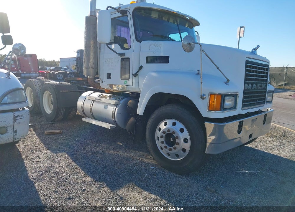 2006 MACK CHN613 CHN600 VIN: 1M1AJ07YX6N005084