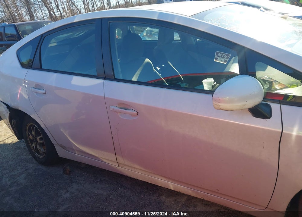 2011 TOYOTA PRIUS TWO VIN: JTDKN3DU2B0249752