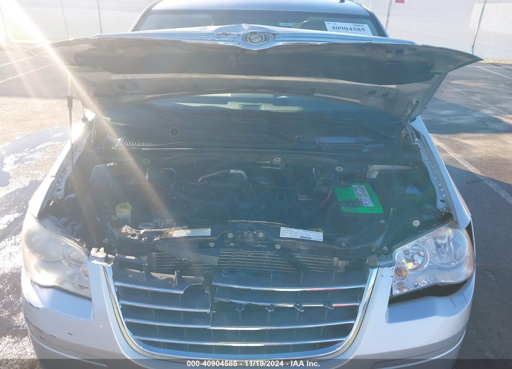2008 CHRYSLER TOWN & COUNTRY VIN: 2A8HR54P78R732956