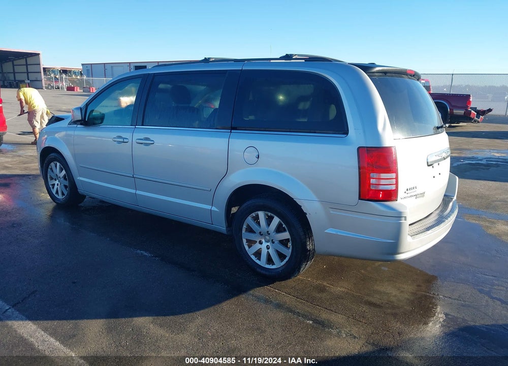 2008 CHRYSLER TOWN & COUNTRY VIN: 2A8HR54P78R732956