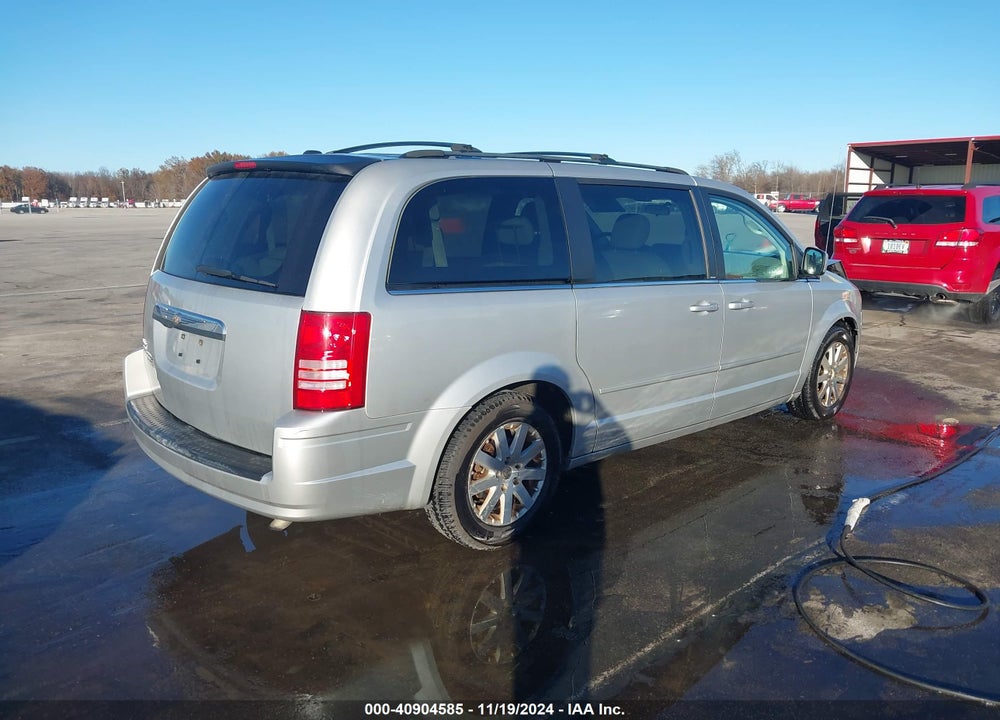 2008 CHRYSLER TOWN & COUNTRY VIN: 2A8HR54P78R732956