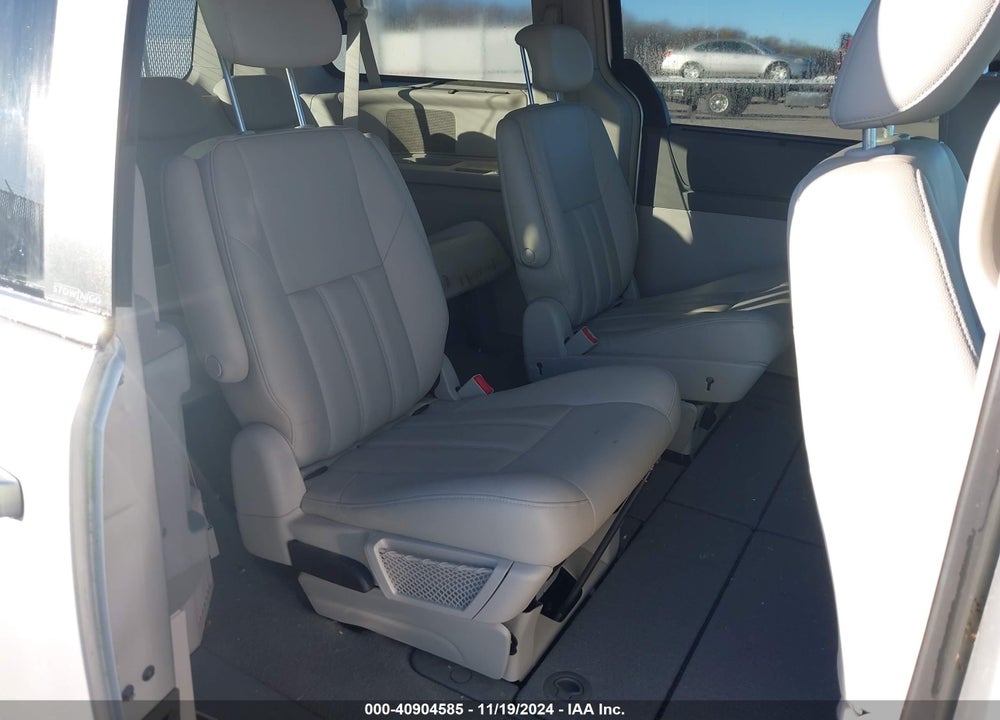 2008 CHRYSLER TOWN & COUNTRY VIN: 2A8HR54P78R732956