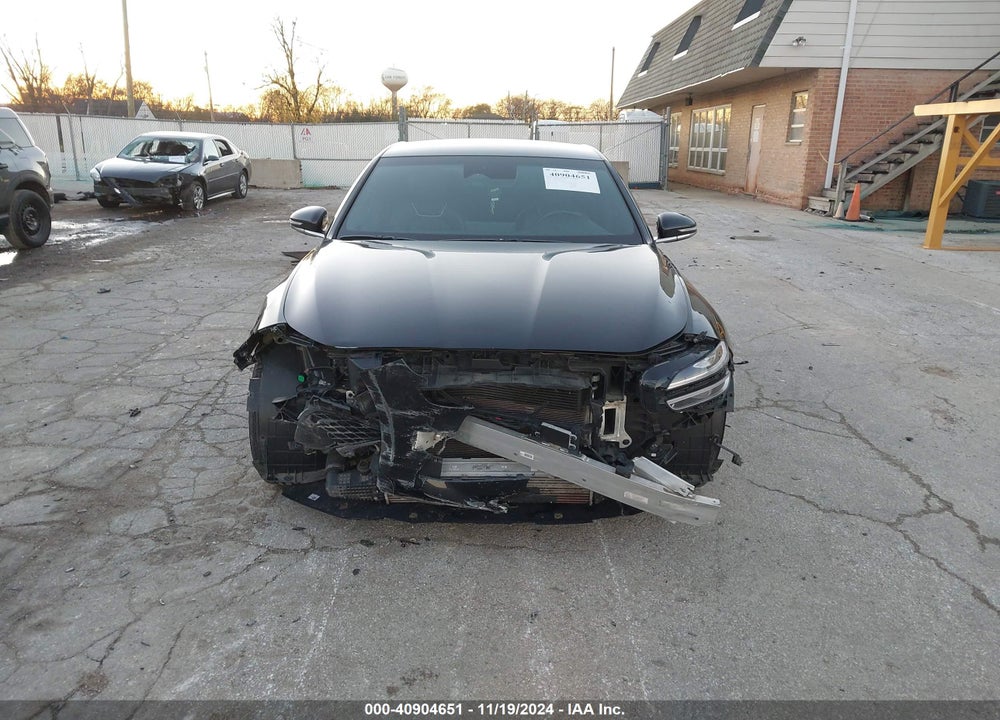2022 GENESIS G70 3.3T AWD VIN: KMTG54TE3NU081656