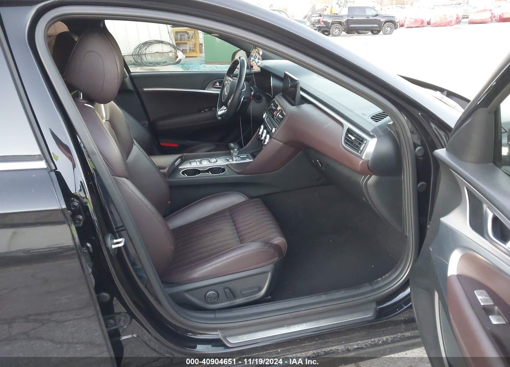 2022 GENESIS G70 3.3T AWD VIN: KMTG54TE3NU081656