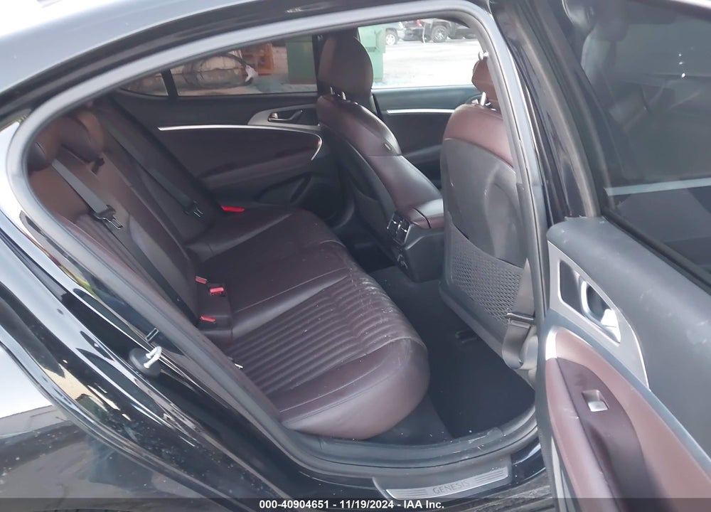 2022 GENESIS G70 3.3T AWD VIN: KMTG54TE3NU081656