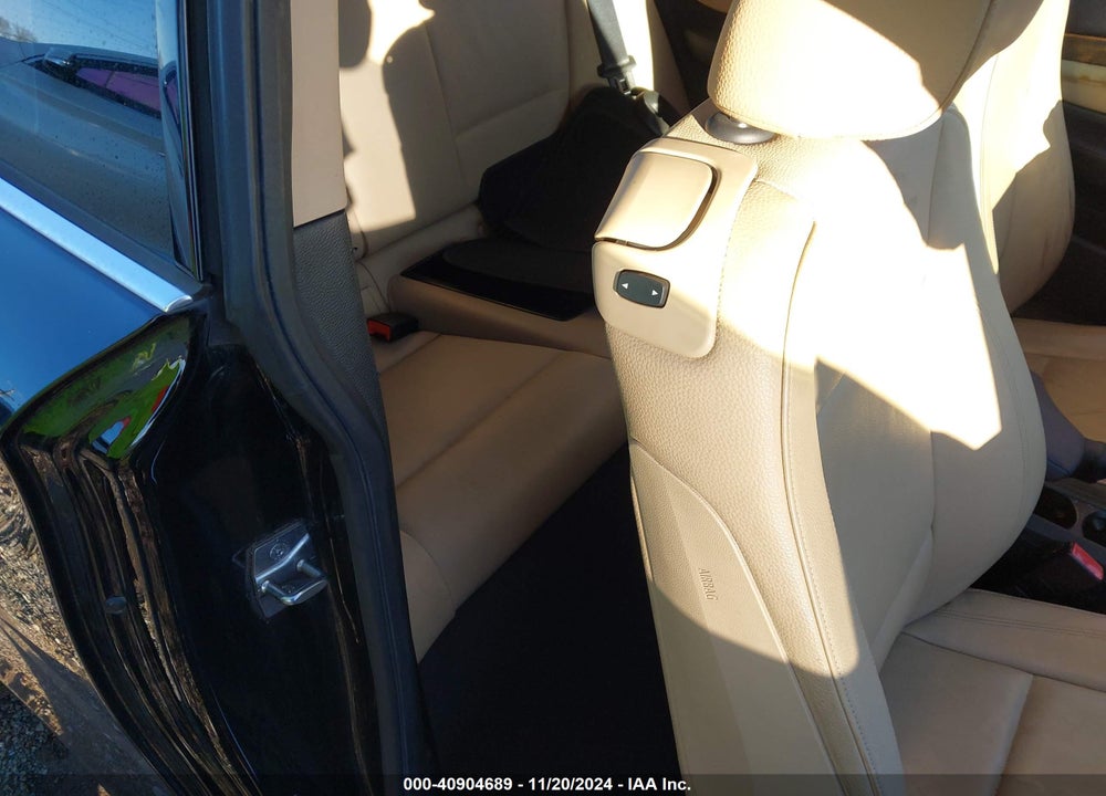 2011 BMW 128I VIN: WBAUP7C53BVP21932