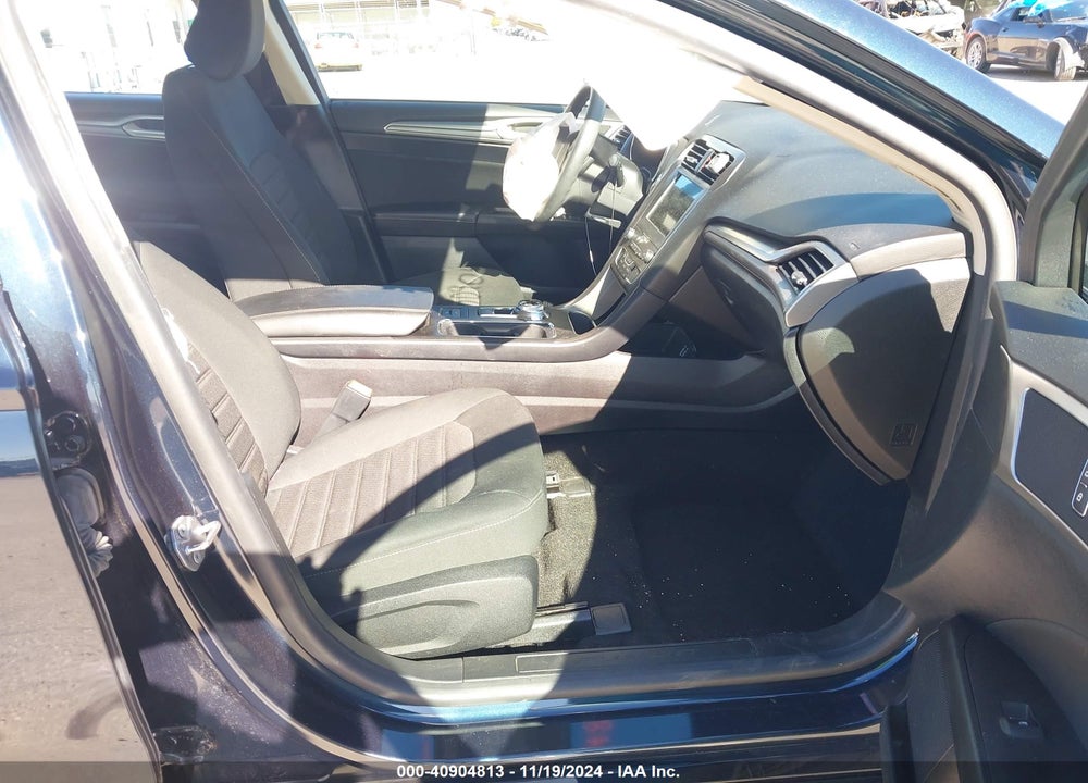 2020 FORD FUSION VIN: 3FA6P0HD1LR220030