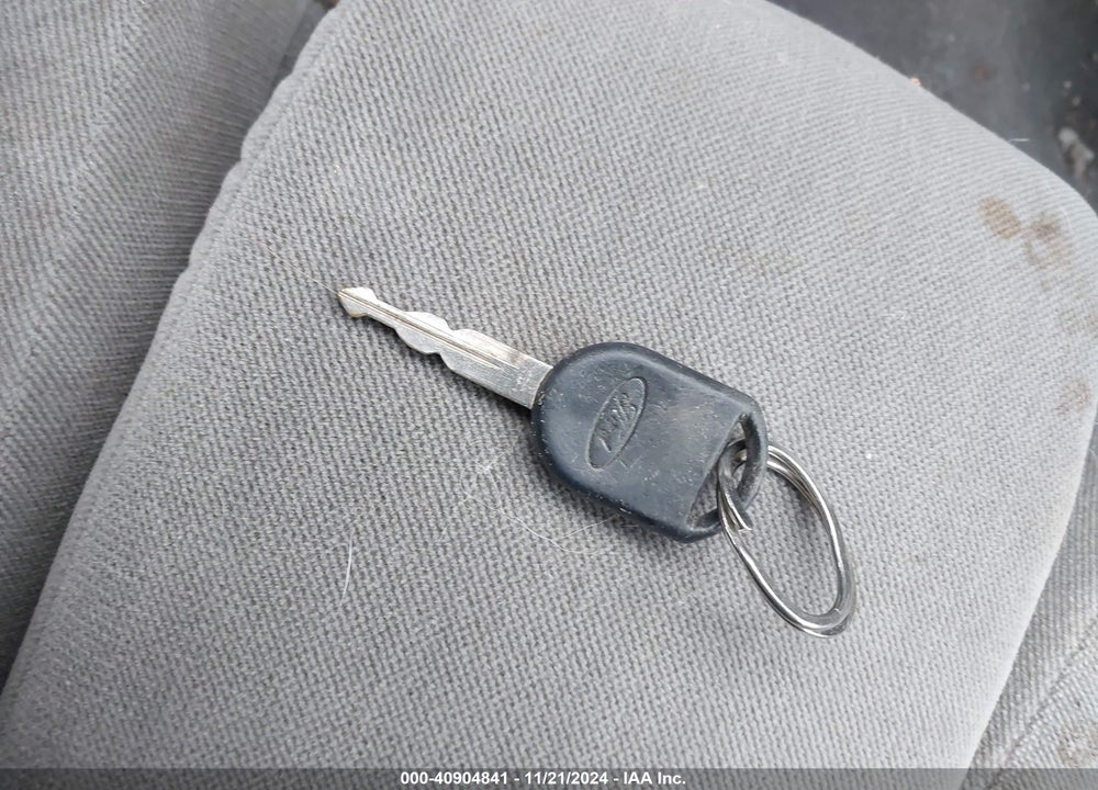 2005 FORD TAURUS SE VIN: 1FAFP53UX5A106755