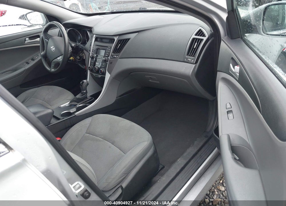 2014 HYUNDAI SONATA GLS VIN: 5NPEB4AC7EH824880