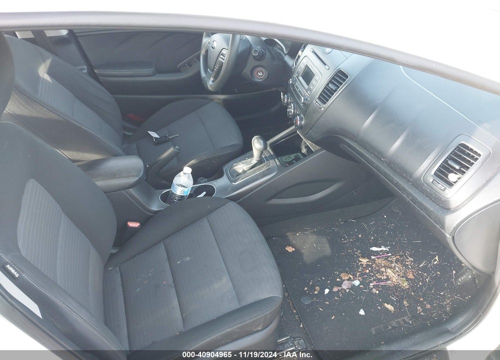 2015 KIA FORTE LX VIN: KNAFX4A69F5389892