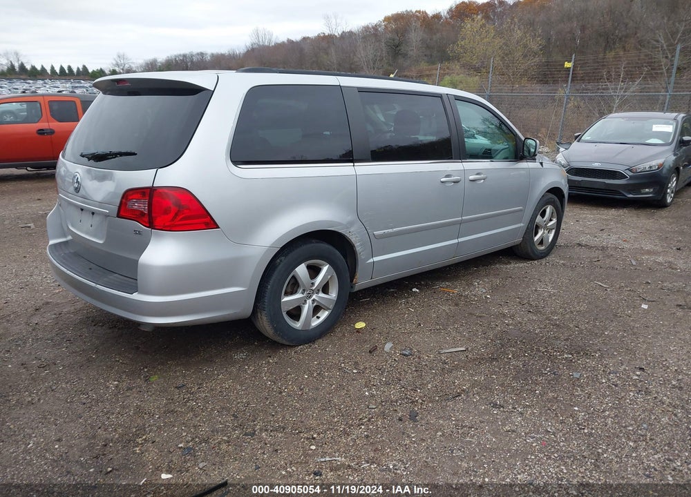 2011 VOLKSWAGEN ROUTAN SE VIN: 2V4RW3DG0BR622238