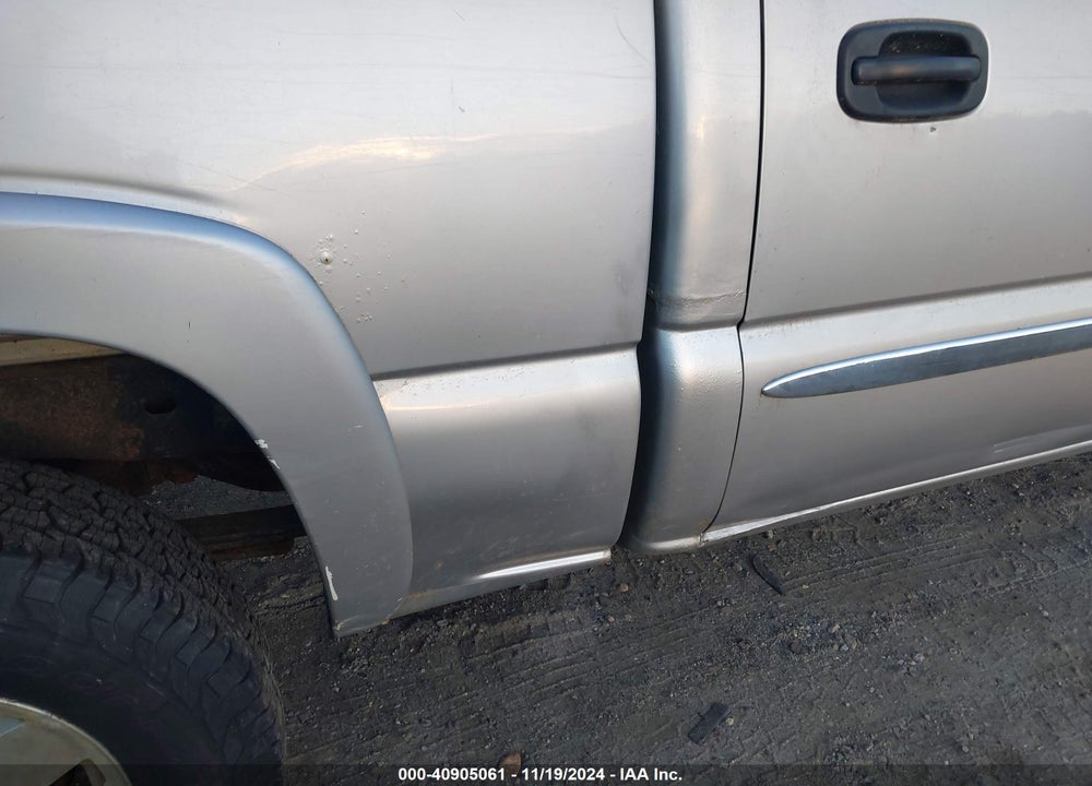 2005 GMC SIERRA 1500 SLE VIN: 2GTEK13TX51344703