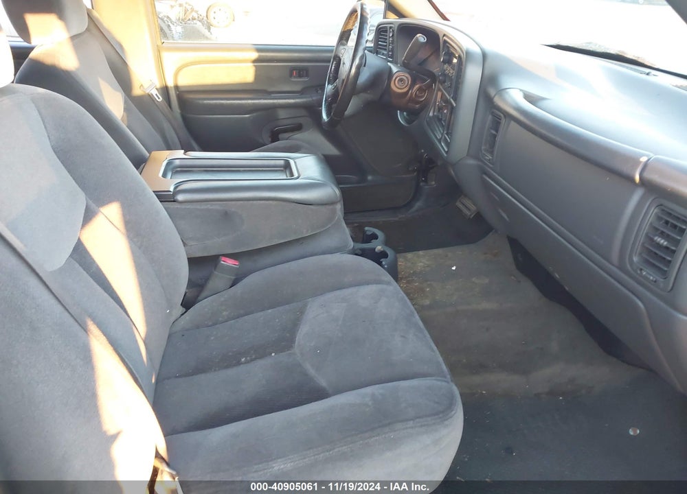 2005 GMC SIERRA 1500 SLE VIN: 2GTEK13TX51344703