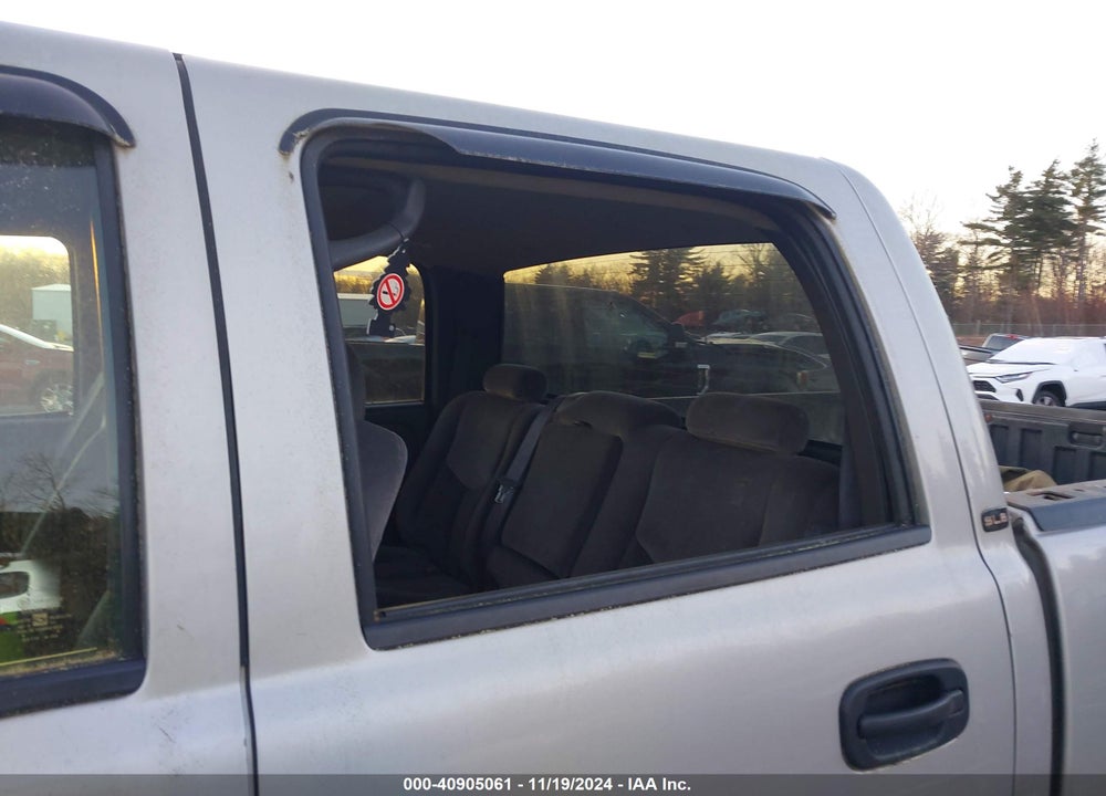 2005 GMC SIERRA 1500 SLE VIN: 2GTEK13TX51344703
