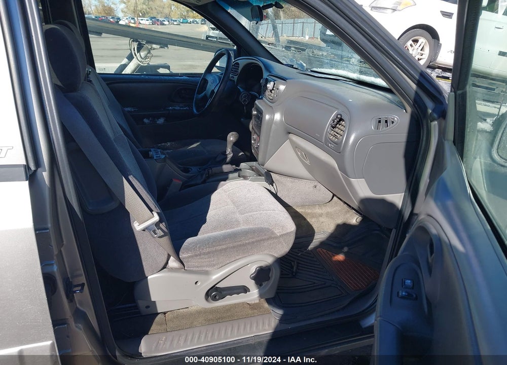 2003 CHEVROLET TRAILBLAZER LT VIN: 1GNDT13S432402695