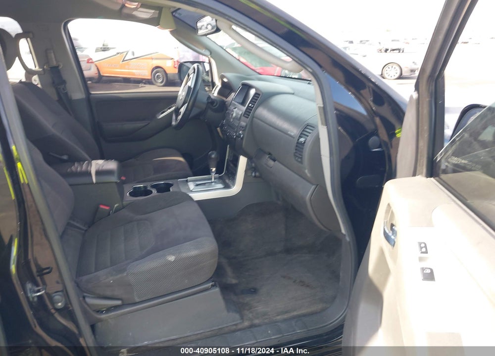 2011 NISSAN PATHFINDER SV VIN: 5N1AR1NN0BC630683