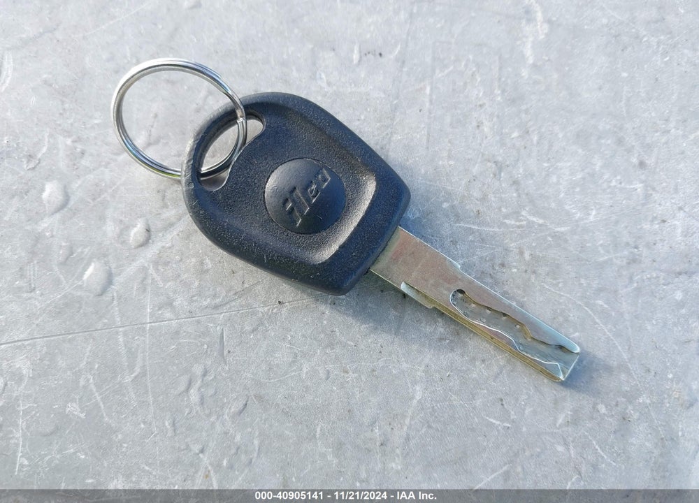 1999 VOLKSWAGEN NEW BEETLE GL VIN: 3VWBC21C6XM417003