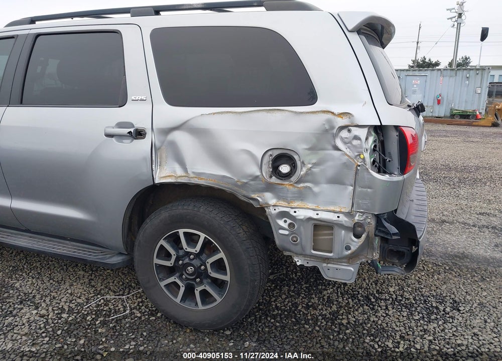 2016 TOYOTA SEQUOIA SR5 5.7L V8 VIN: 5TDBY5G11GS139445