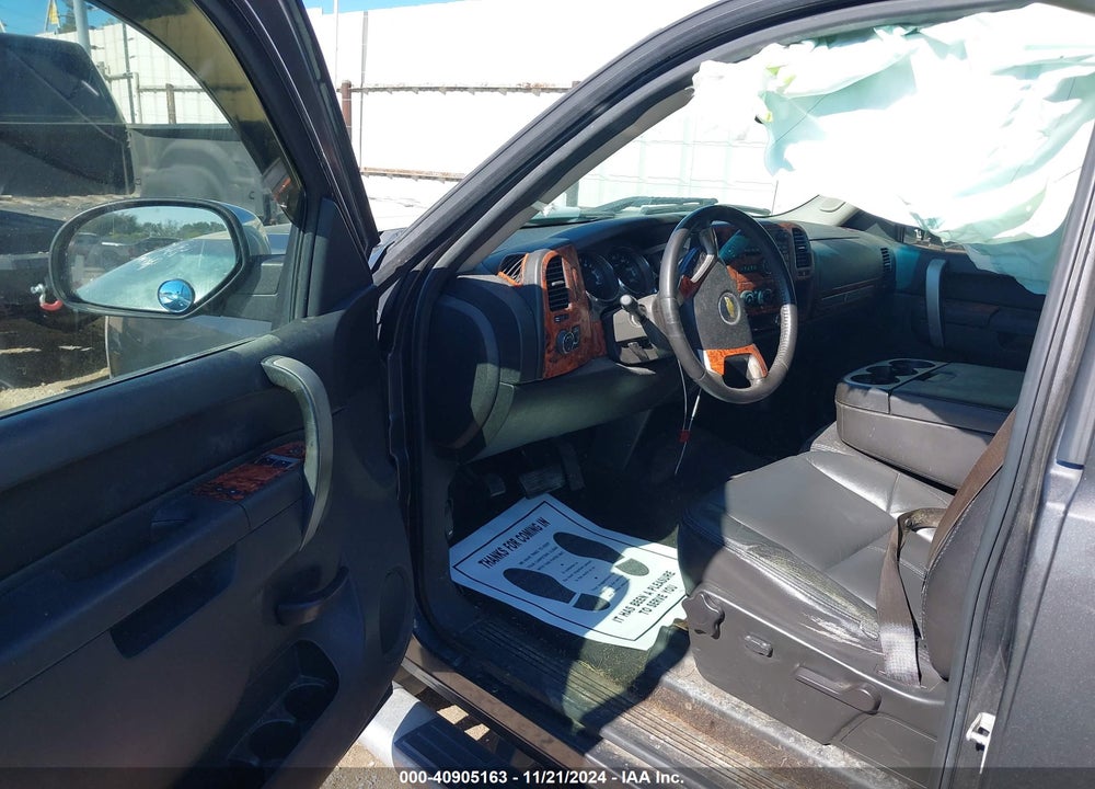 2010 CHEVROLET SILVERADO 1500 LT VIN: 1GCPCSE0XAZ260378