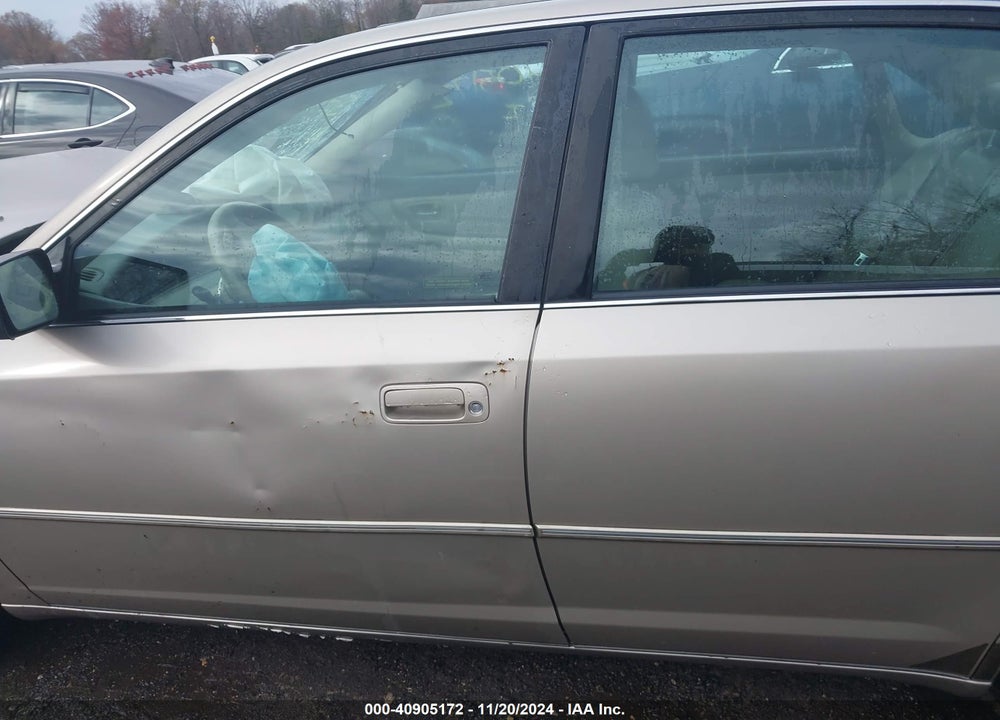 2000 TOYOTA AVALON XLS VIN: 4T1BF28B3YU091788