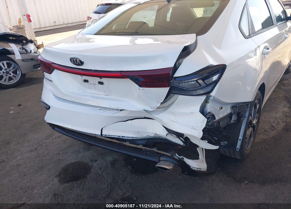 2019 KIA FORTE LXS VIN: 3KPF24AD3KE137246