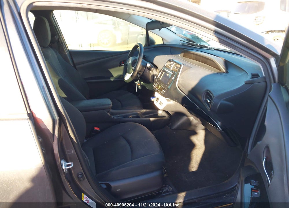 2017 TOYOTA PRIUS VIN: JTDKBRFU3H3035935
