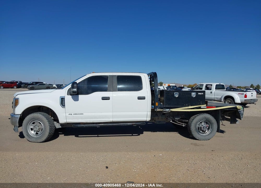2019 FORD F-350 CHASSIS XL VIN: 1FD8W3FT3KEG48342