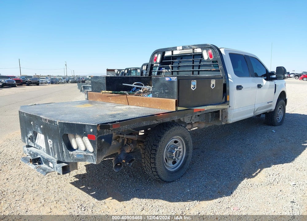 2019 FORD F-350 CHASSIS XL VIN: 1FD8W3FT3KEG48342
