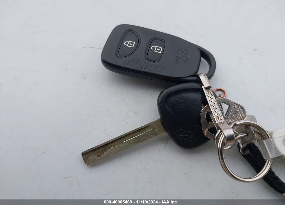 2012 HYUNDAI ACCENT GLS VIN: KMHCU4AE4CU186718