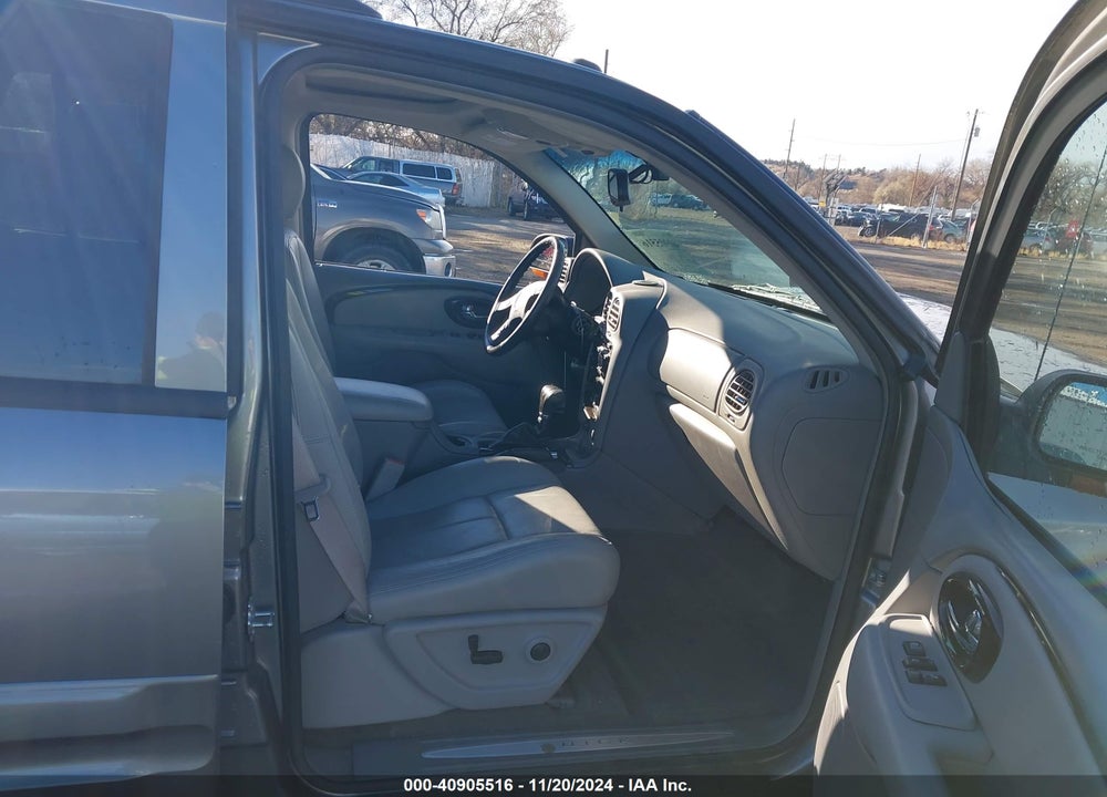 2005 BUICK RAINIER CXL VIN: 5GAET13M052257593