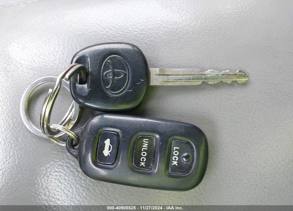 2003 TOYOTA CAMRY XLE V6 VIN: 4T1BF30K23U040681