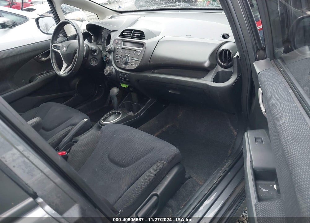 2013 HONDA FIT SPORT VIN: JHMGE8H50DC046669