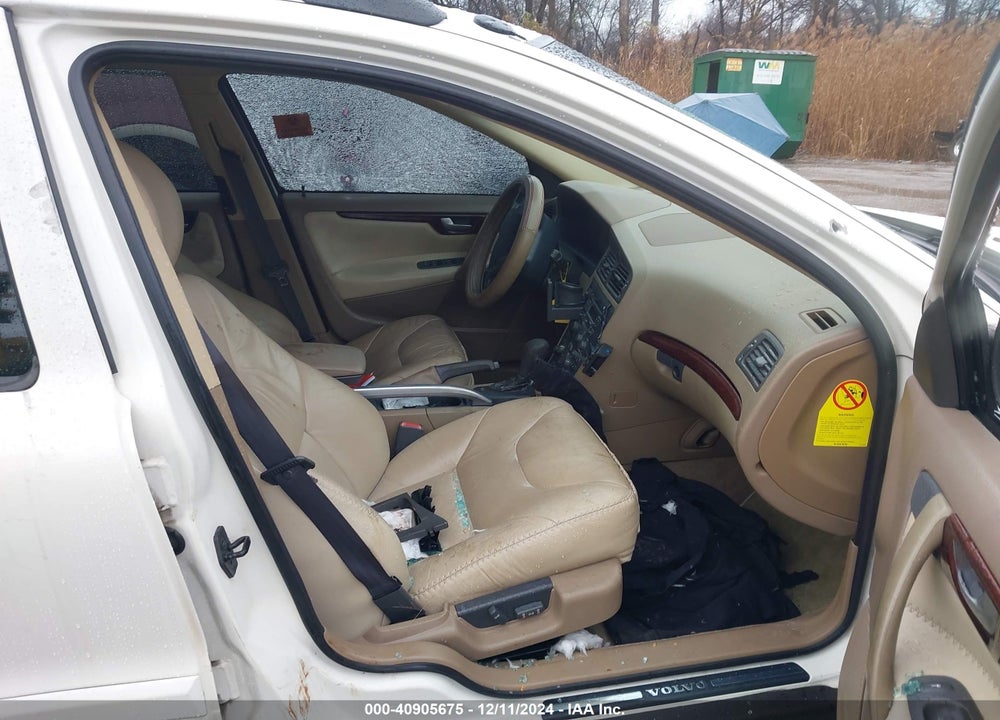 2001 VOLVO V70 XC VIN: YV1SZ58D511026201