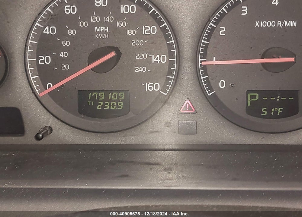 2001 VOLVO V70 XC VIN: YV1SZ58D511026201