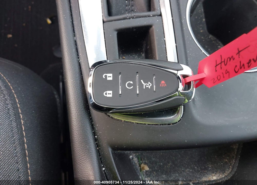 2019 CHEVROLET EQUINOX LT VIN: 2GNAXUEV6K6225052