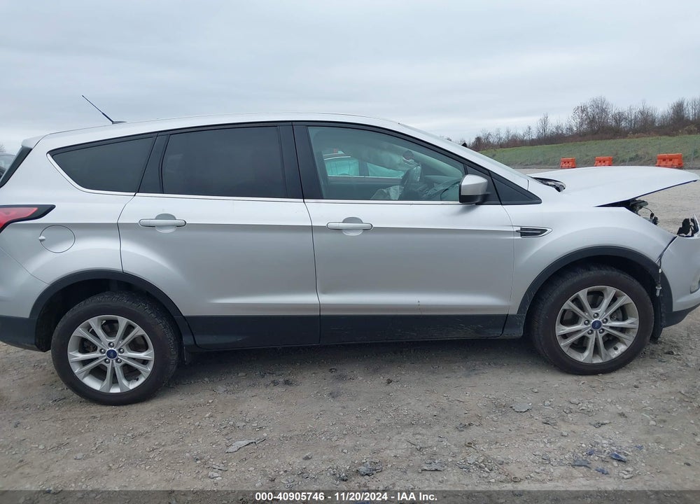 2017 FORD ESCAPE SE VIN: 1FMCU9G91HUB67185