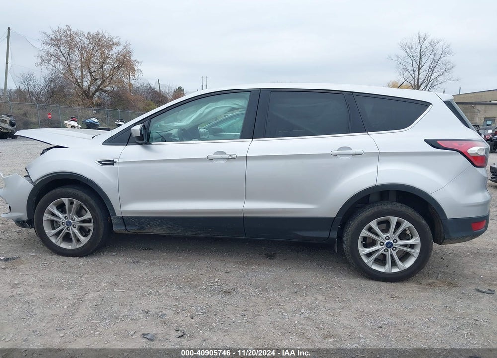 2017 FORD ESCAPE SE VIN: 1FMCU9G91HUB67185