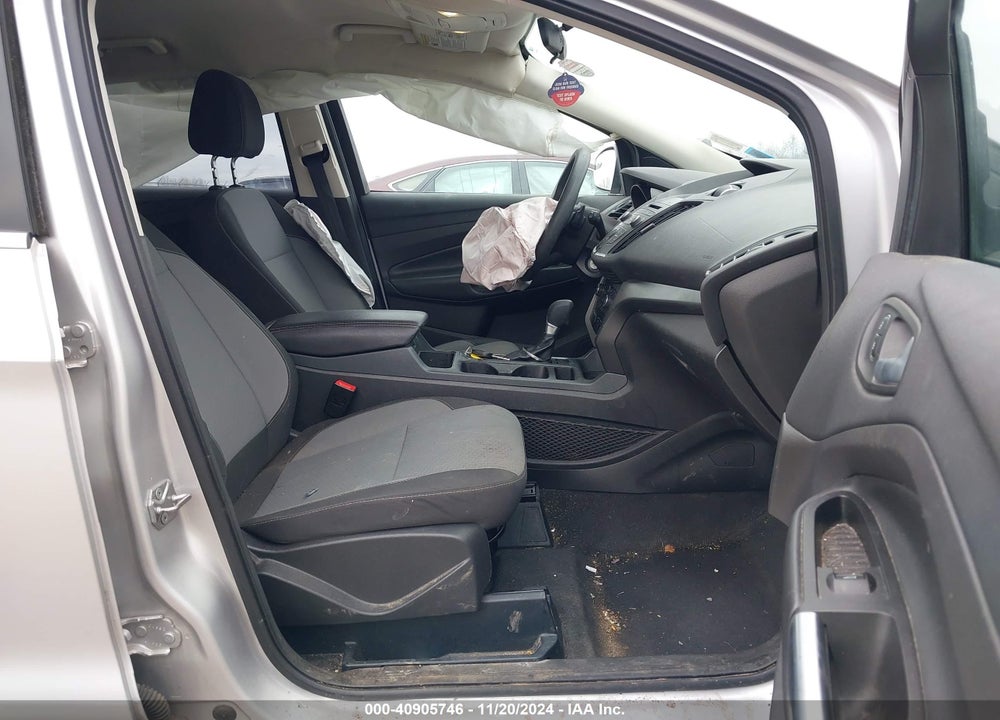 2017 FORD ESCAPE SE VIN: 1FMCU9G91HUB67185