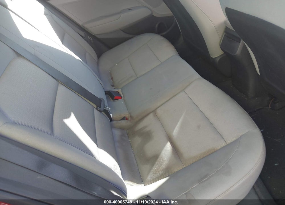 2017 HYUNDAI ELANTRA SE VIN: 5NPD74LF7HH071313