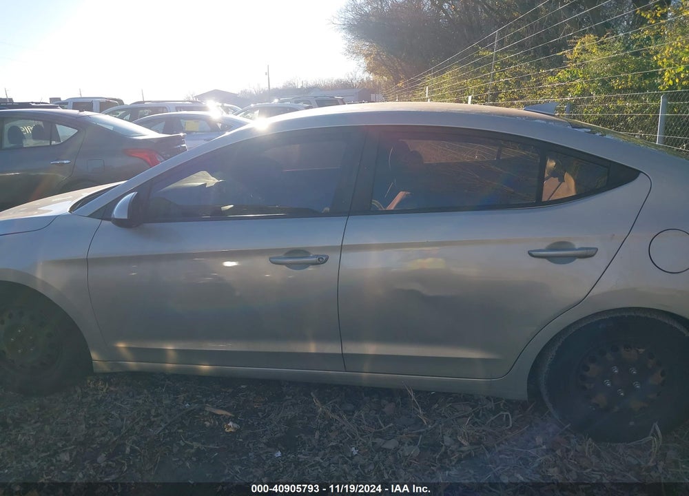 2017 HYUNDAI ELANTRA SE VIN: 5NPD74LF9HH202886
