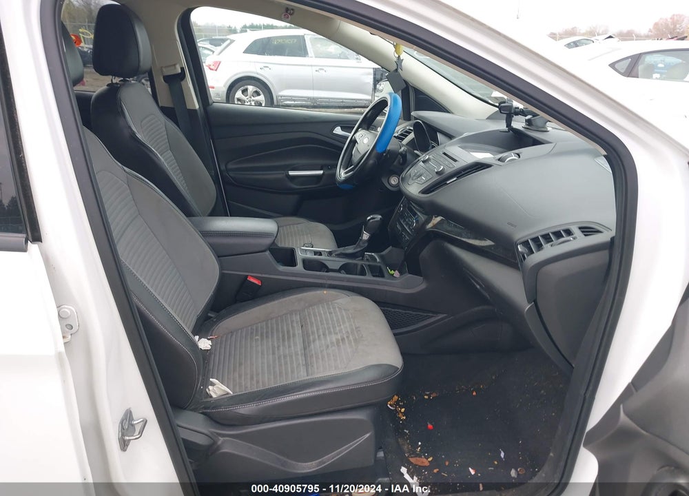 2017 FORD ESCAPE SE VIN: 1FMCU9GD9HUD35935
