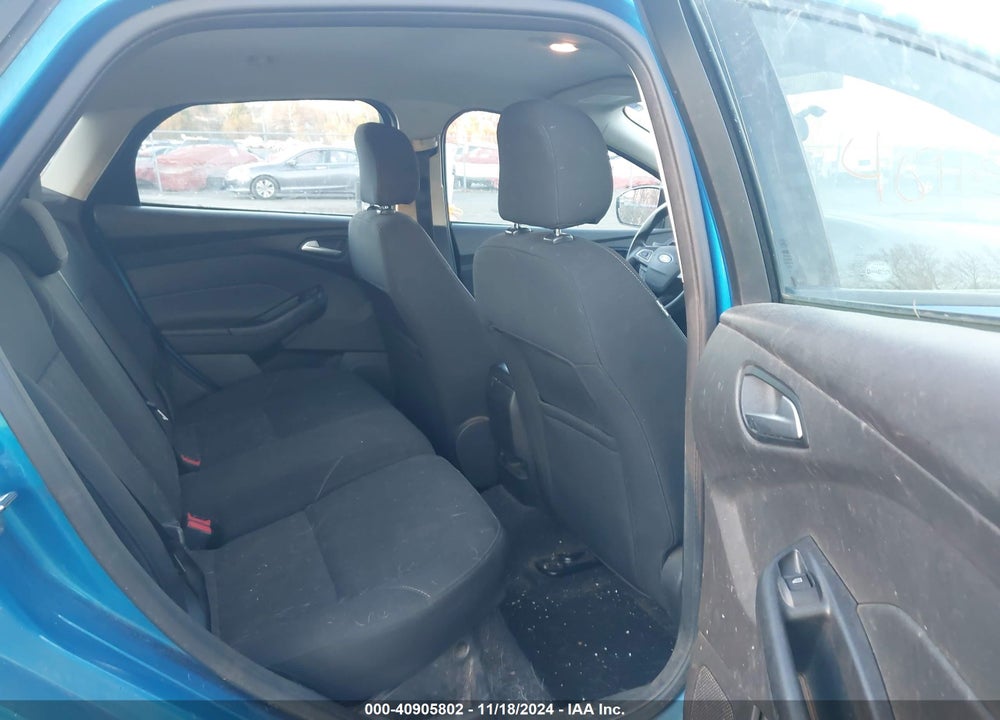 2016 FORD FOCUS SE VIN: 1FADP3K29GL230860