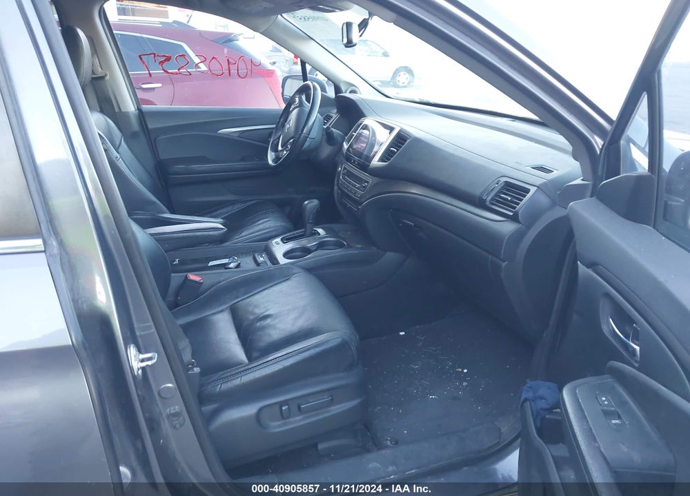 2017 HONDA PILOT EX-L VIN: 5FNYF6H85HB004010