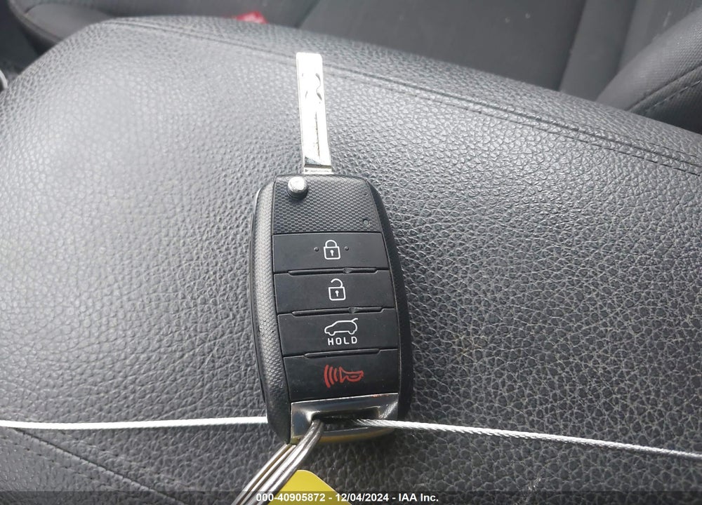 2015 KIA SORENTO LX VIN: 5XYKT3A62FG593142