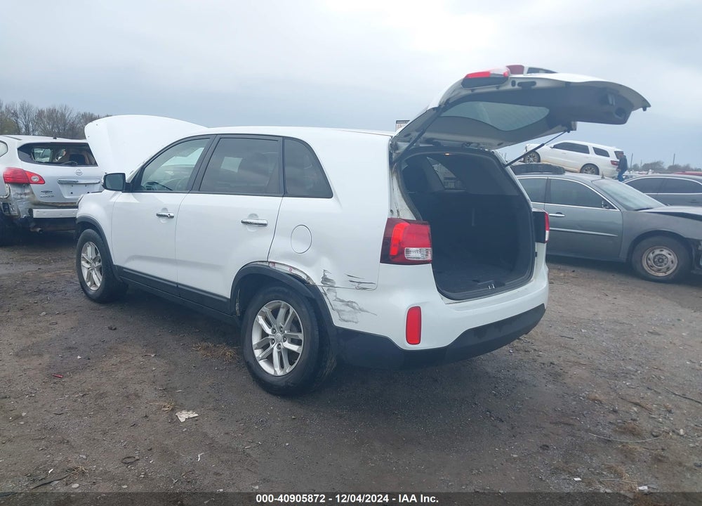 2015 KIA SORENTO LX VIN: 5XYKT3A62FG593142