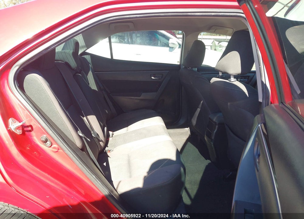 2018 TOYOTA COROLLA LE VIN: 5YFBURHEXJP770005
