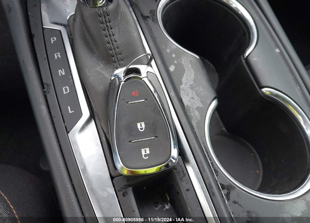 2019 CHEVROLET EQUINOX LT VIN: 2GNAXJEV8K6268306