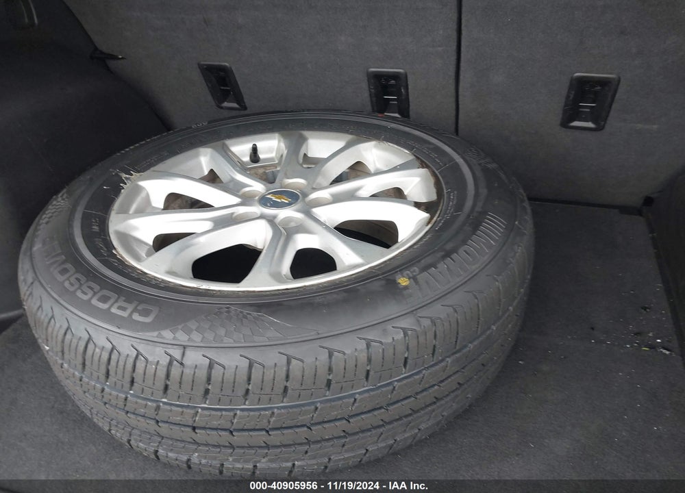 2019 CHEVROLET EQUINOX LT VIN: 2GNAXJEV8K6268306