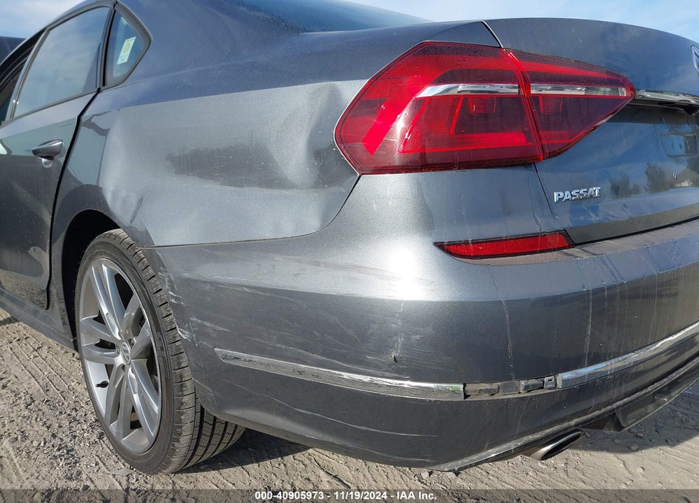 2018 VOLKSWAGEN PASSAT 2.0T R-LINE/2.0T S VIN: 1VWAA7A30JC000127
