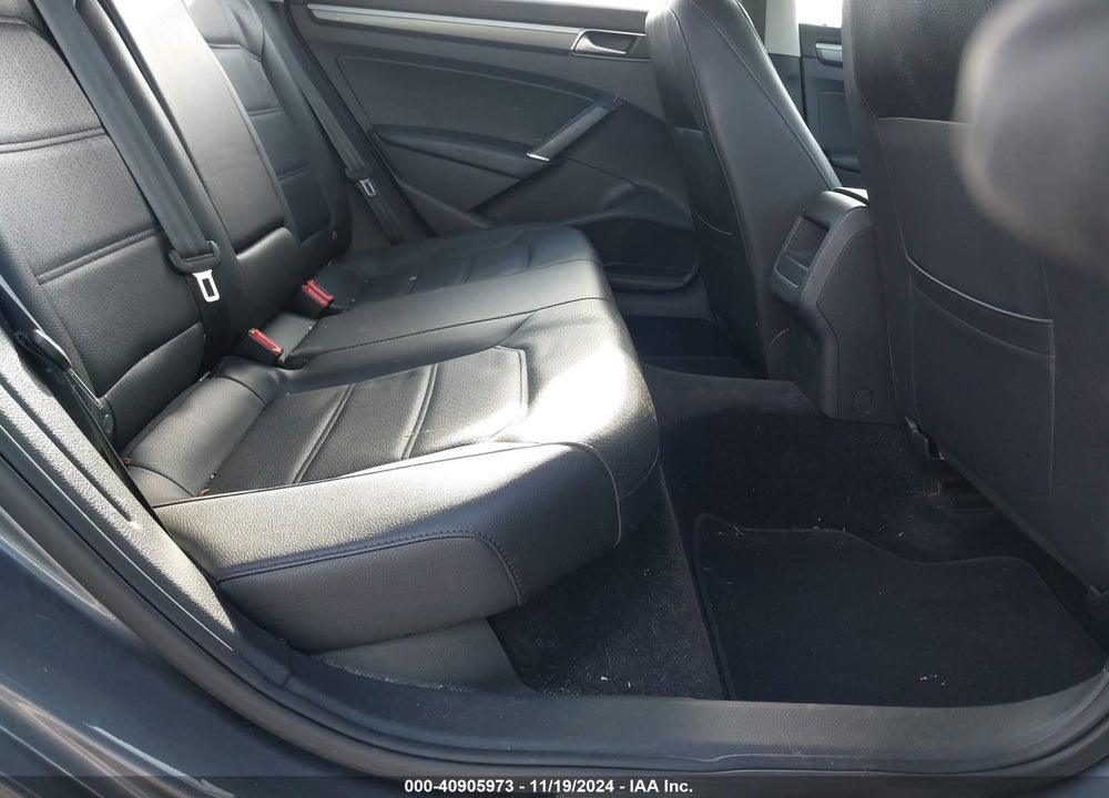 2018 VOLKSWAGEN PASSAT 2.0T R-LINE/2.0T S VIN: 1VWAA7A30JC000127